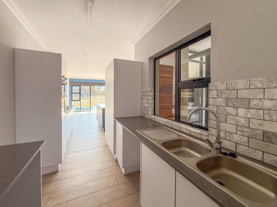 3 Bedroom Property for Sale in The Islands Estates North West